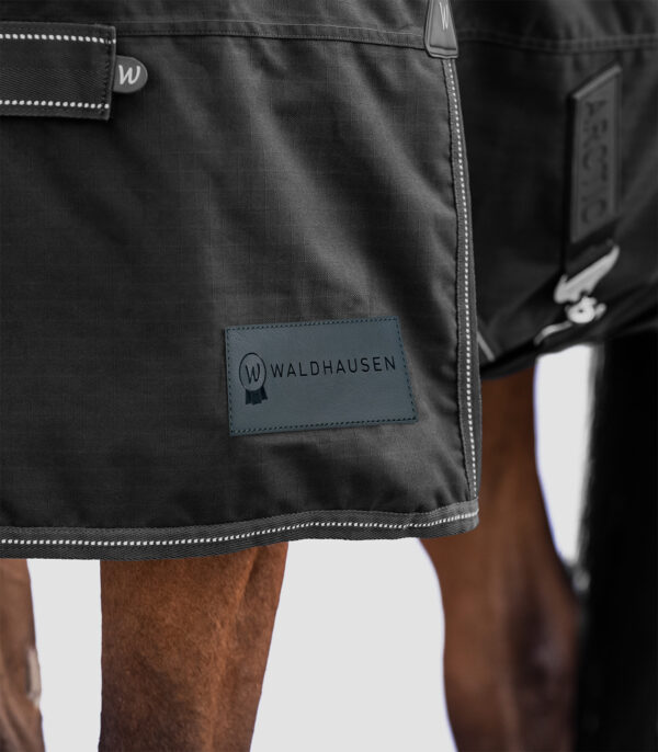 Waldhausen magasított nyakú karámtakaró Arctic 200 g Black - Image 11